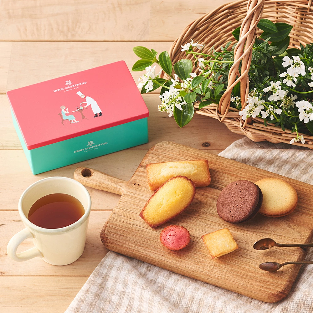 プチギフト ホワイトデー お菓子 詰め合わせ 手土産 内祝い お返し お礼 個包装 焼き菓子 洋菓子 スイーツ プレゼント ギフト 退職 お配り 記念品 缶 誕生日 HCU-9M ガトー・キュイ・アソート mini 6種6個入